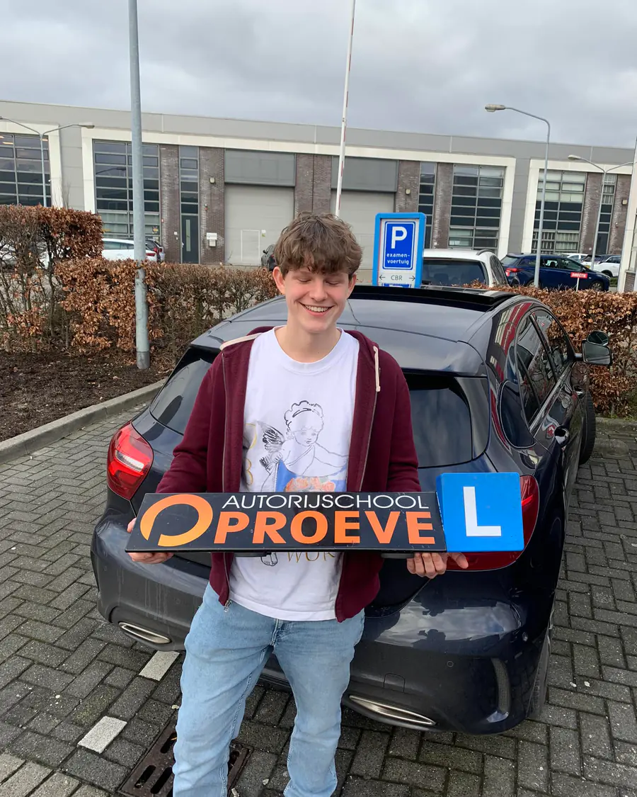 Geslaagde leerling van Autorijschool Proeve
